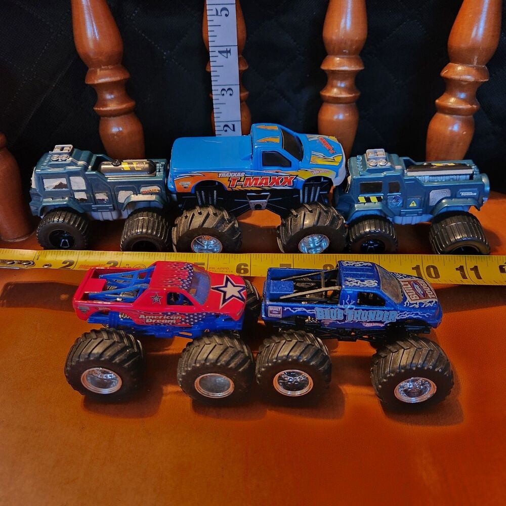 Monster Trucks Mixed Lot of 5 Miscellaneous - Picture 3 of 4
